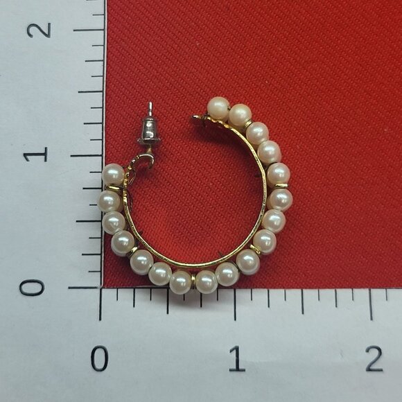 Pearl Necklace & Screw Back Earrings Set Faux Pearls Gold Tone - Picture 8 of 8